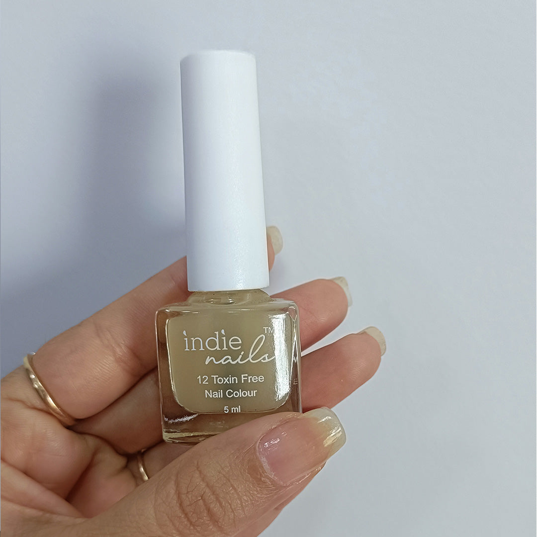 Protective Base coat for Nail Polish prevents from yellow stains & pigmented colours