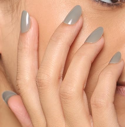 Gossip Whisperer! Professional Press-on Fake Nails