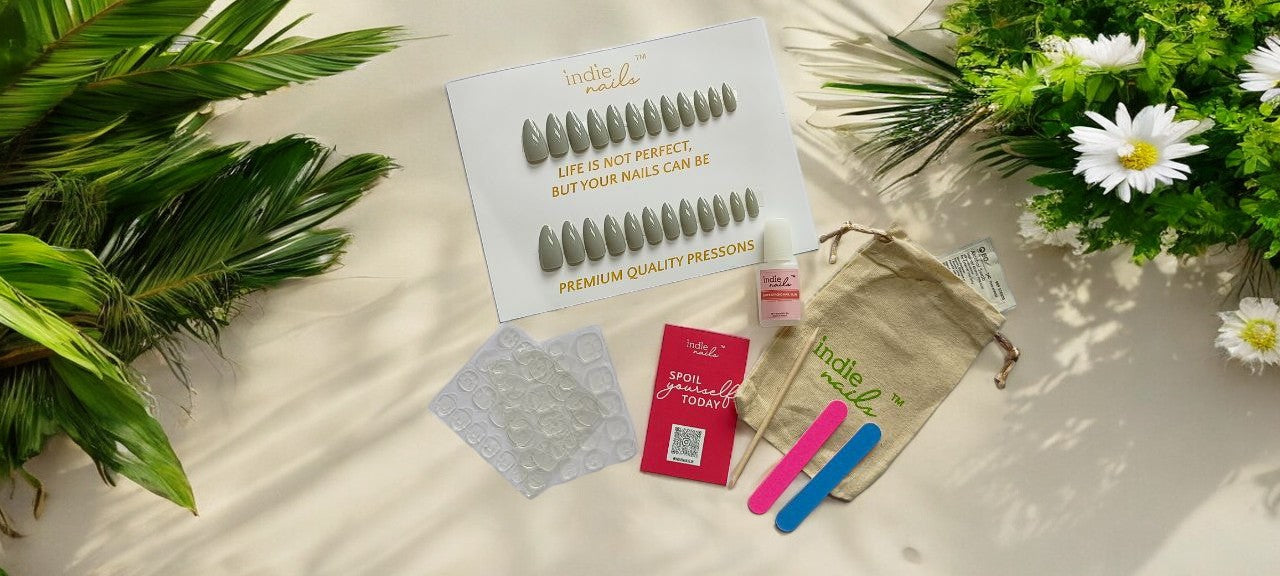 Gossip Whisperer! Professional Press-on Fake Nails